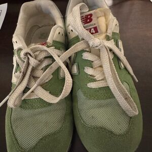 New Balance Kids Sneakers in Green and White